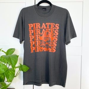 VINTAGE Pirates Team Graphic T Shirt